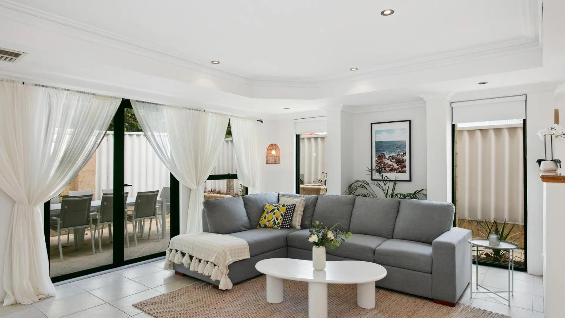 Contacten van Entire Home Steps To Sorrento Beach